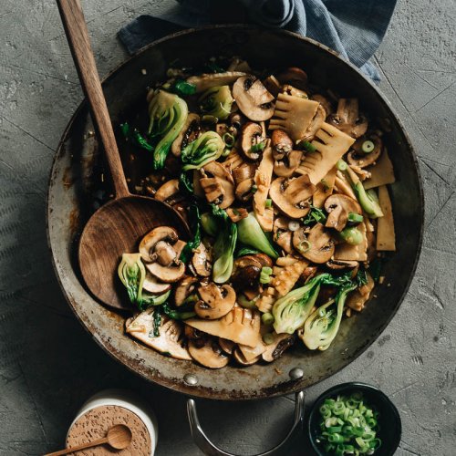 Easy Chinese Mushroom Stir-Fry in Skillet