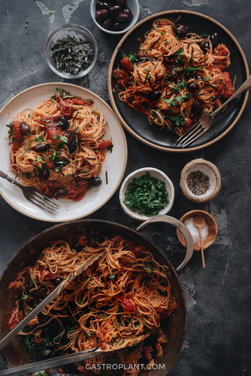 Quick Vegan Spaghetti Puttanesca for dinner