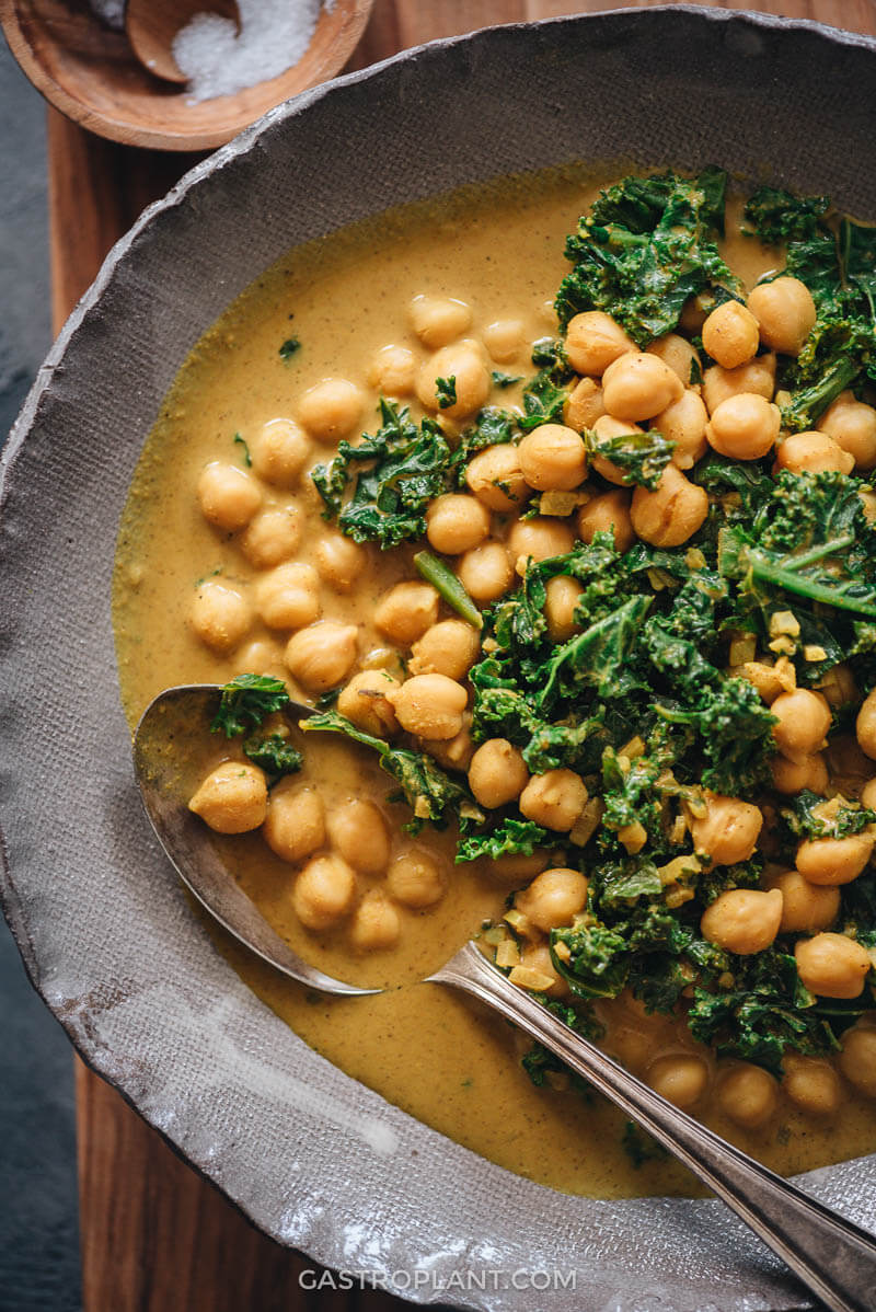 Quick and simple vegan chickpea curry close-up