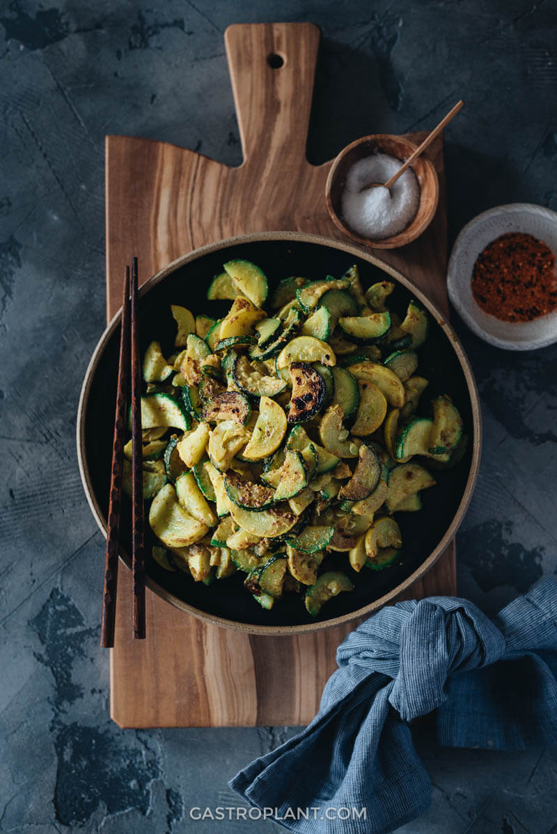 Easy side dish of 3-ingredient sauteed summer squash