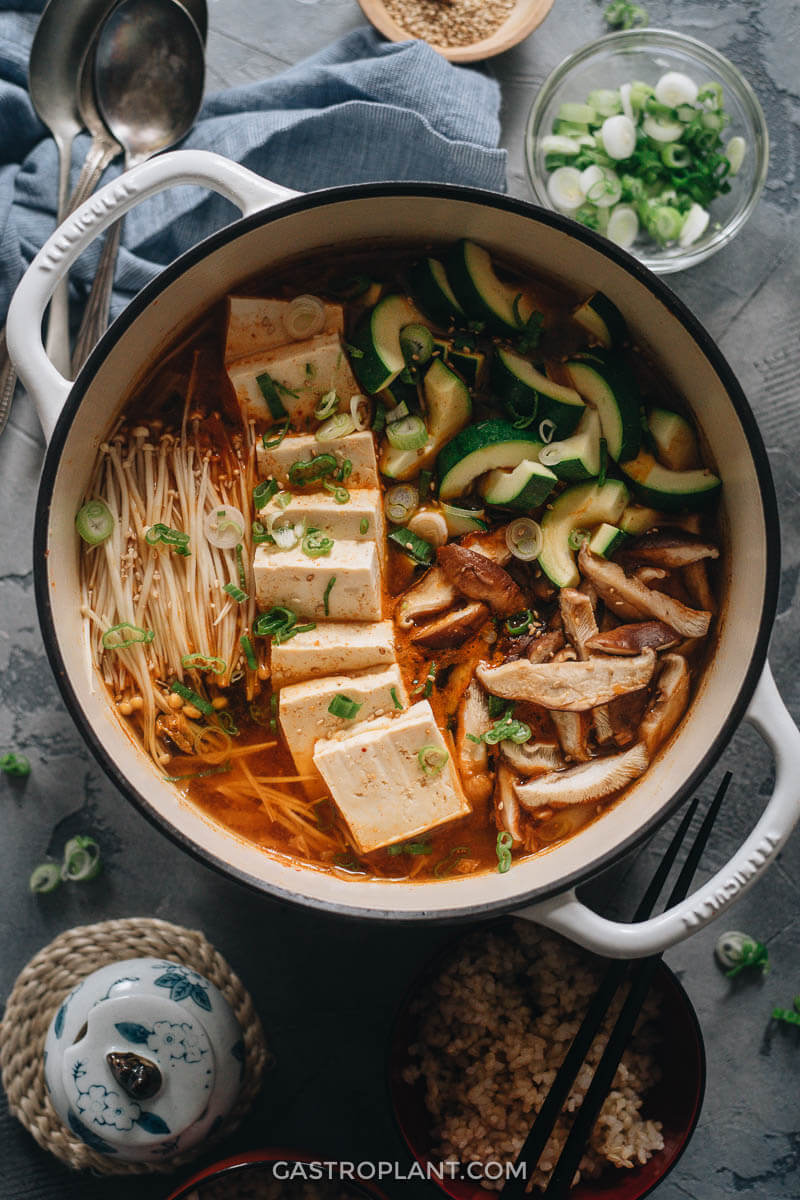 Kimchi Nabe (Kimchi Hot Pot)