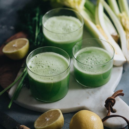 Refreshing easy 3-ingredient celery smoothie close-up
