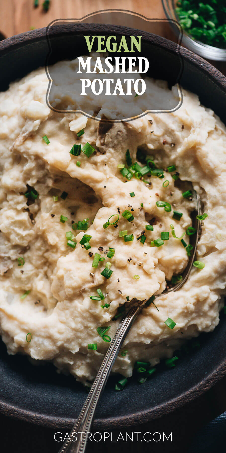 Easy creamy vegan mashed potatoes made in the Instant Pot