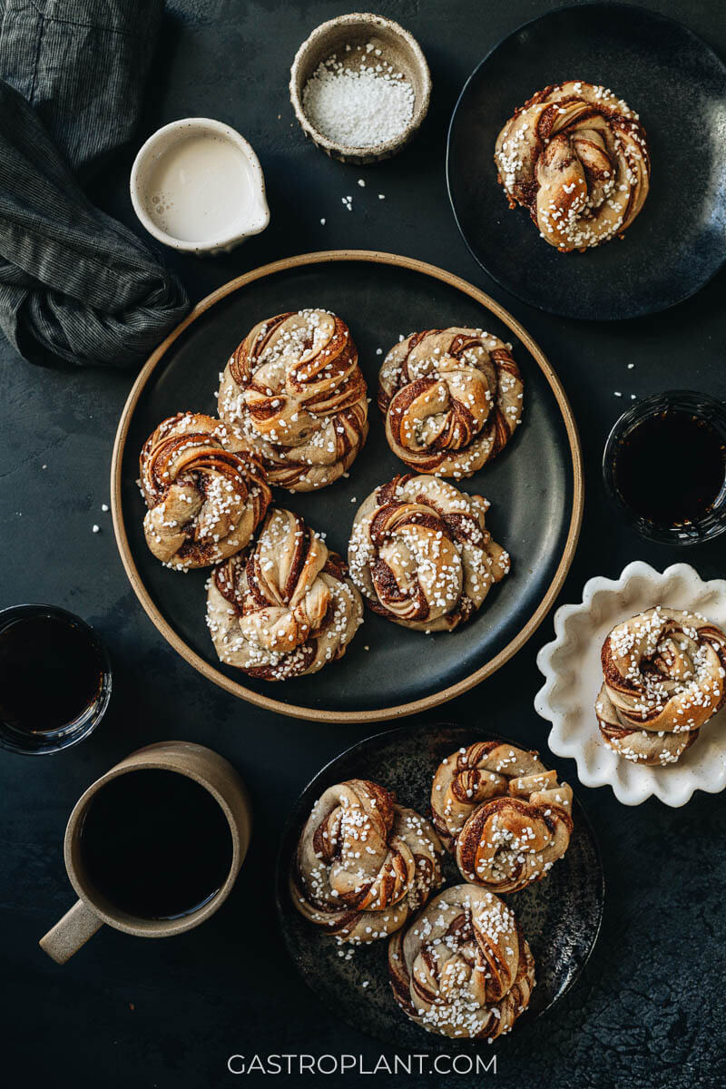 Braided Cinnamon Rolls - i am baker