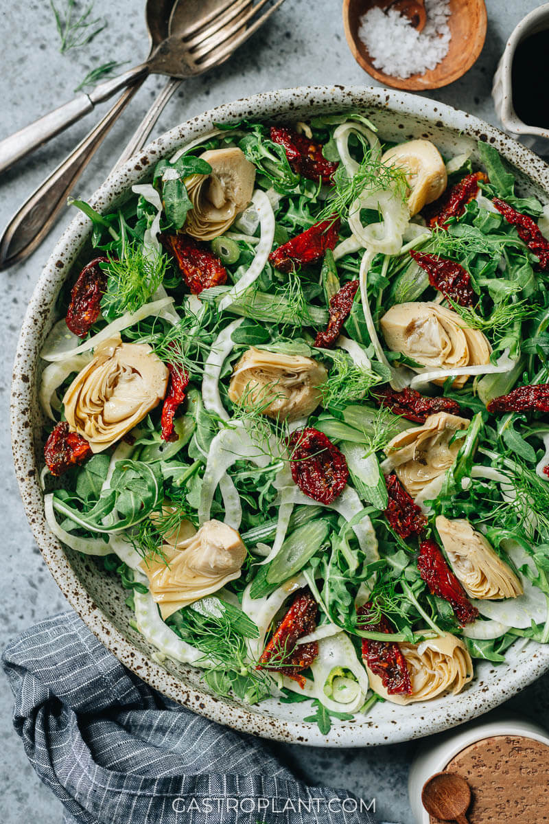 Fennel and arugula salad with simple olive oil vinegar dressing