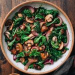 Kale stir fry with red onion and mushroom